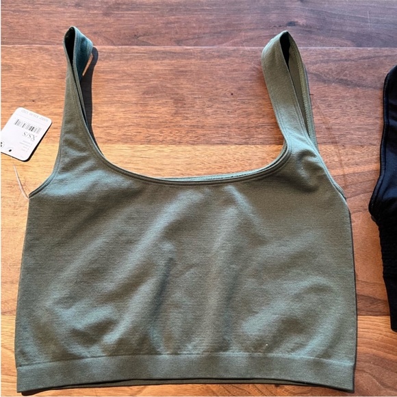 Bundle of Free People (2) and Sweaty Betty (1) Bra/Crop Tops Size XS - Picture 3 of 10